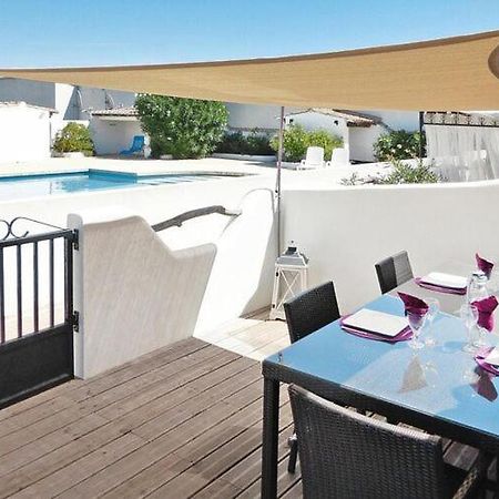 Holiday Home With Shared Pool Сен Мари де ла Мер Екстериор снимка