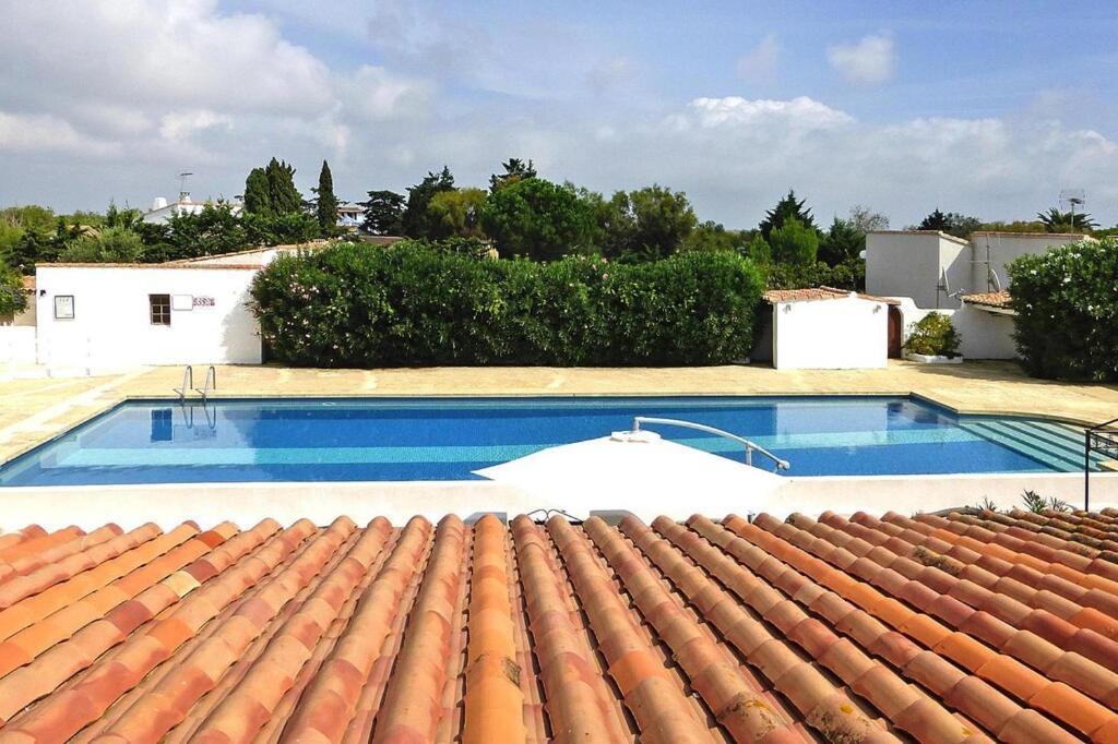 Holiday Home With Shared Pool Сен Мари де ла Мер Екстериор снимка
